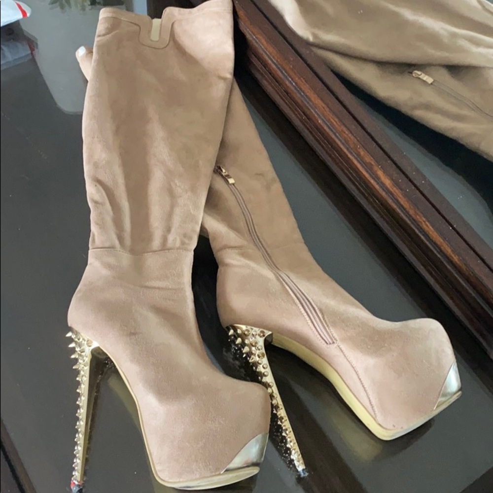 Boots , sexy, high heels !